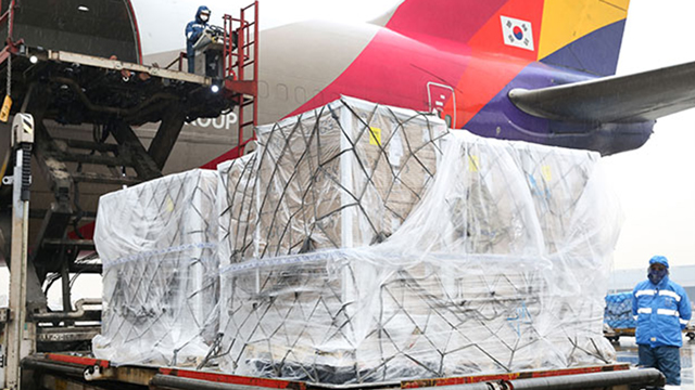 올해 1월 항공편으로 인천공항에 도착한 미국산 달걀 20톤