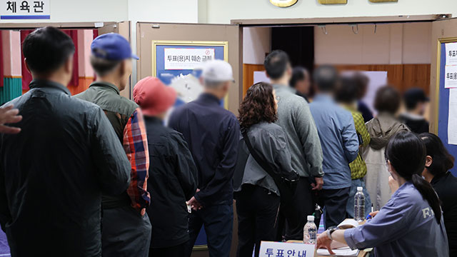 오전 8시 전국 투표율 5.7%…“20대 당시 5%보다 <br>높아”