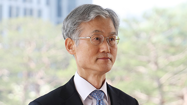 [속보] 조희대, 대법관 증원법에 “공론장 마련 희망…<br>국회와 계속 협의”
