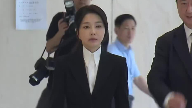 ‘김건희 인척집’ 발견 시계 수사…‘순방 목걸이’ 서희건설 압수수색