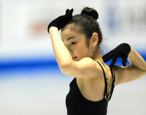 '2009 ISU 그랑프리 파이널'에 참가한 피겨퀸 김연아가 2일 일본 도쿄 요요기 제1체육관에서 공식훈련을 하고 있다.