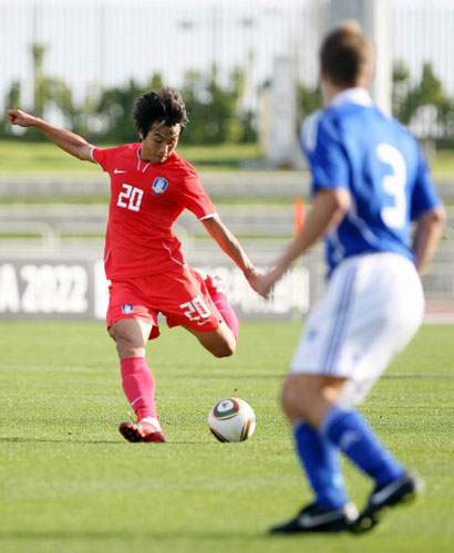 18일 오후 스페인 말라가 에스타디오 시우다드 데 말라가에서 열린 축구대표팀과 핀란드와의 평가전에서 이동국이 슛을 시도하고 있다.