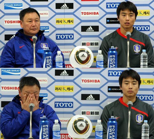 6일 도쿄 국립경기장에서 열린 2010 동아시아축구 선수권 기자회견, 대한민국 축구 대표팀 허정무 감독과 이동국이 취재진의 질문에 답하고 있다.