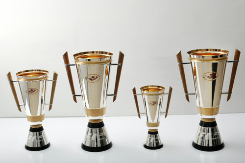 F1 코리아 그랑프리 우승자에게 주는 트로피. 왼쪽부터 드라이버부문 2위, 1위, 3위에게 주는 트로피. 맨 오른쪽은 컨스트럭터 부문 우승팀에게 주는 것이다.