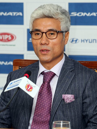 29일 서울 신문로 대한축구협회에서 열린 프로축구 쏘나타 챔피언십 2010 챔피언결정전 미디어데이에서 제주유나이티드 박경훈 감독이 출사표를 말하고 있다.