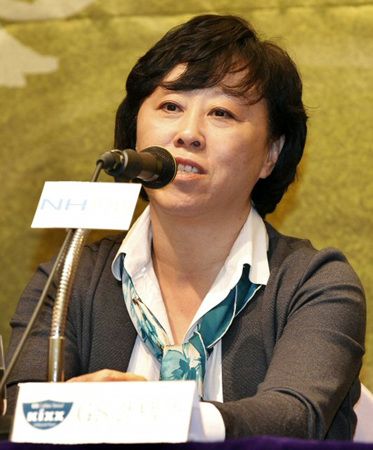 30일 오전 서울 삼성동 리베라호텔에서 열린 NH농협 V리그 여자부 미디어데이에서 GS칼텍스 조혜정 감독이 취재진의 질문에 답하고 있다.