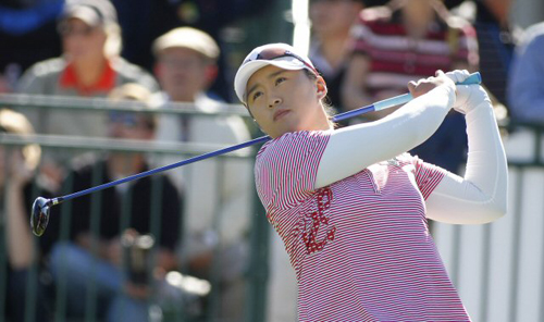 4일(현지시간) 미국 플로리다 올랜도 그랜드 사이프레스 골프장에서 열린 미국여자프로골프(LPGA) 투어 챔피언십 3라운드, 희영이 샷을 하고 있다.