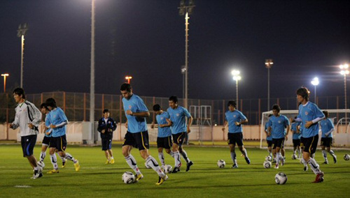 인터밀란과 4강전을 앞두고'클럽월드컵 UAE 2010'에 참가중인 성남일화 선수들이 14일(한국시간) 아부다비 '알와다아카데미'에서 인터밀란과 4강전을 앞두고 훈련을 하고 있다.