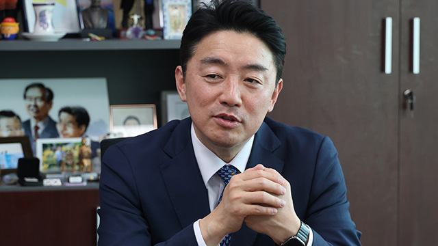 민주당 “단일화 논의, 노욕과 노욕의 대결…국민 안중에도 없어”