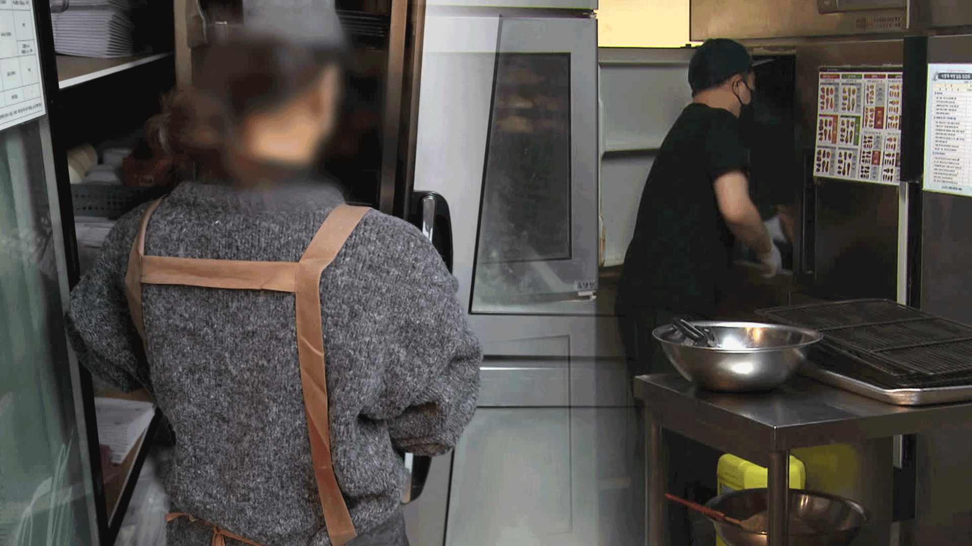 ‘육아 지원 사각’ 자영업자…“애 낳아도 가게 못 닫아”