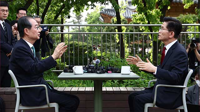 [속보] 김문수-한덕수, 2차 ‘단일화 회담’ 1시간 만에 종료…입장차 못 좁혀