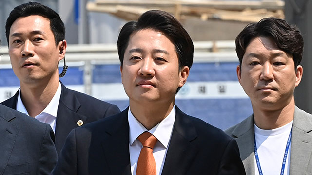 이준석 “‘설난영 제정신 아냐’ 유시민 발언, 저급한 언어로 상대 공격 ‘경악’”