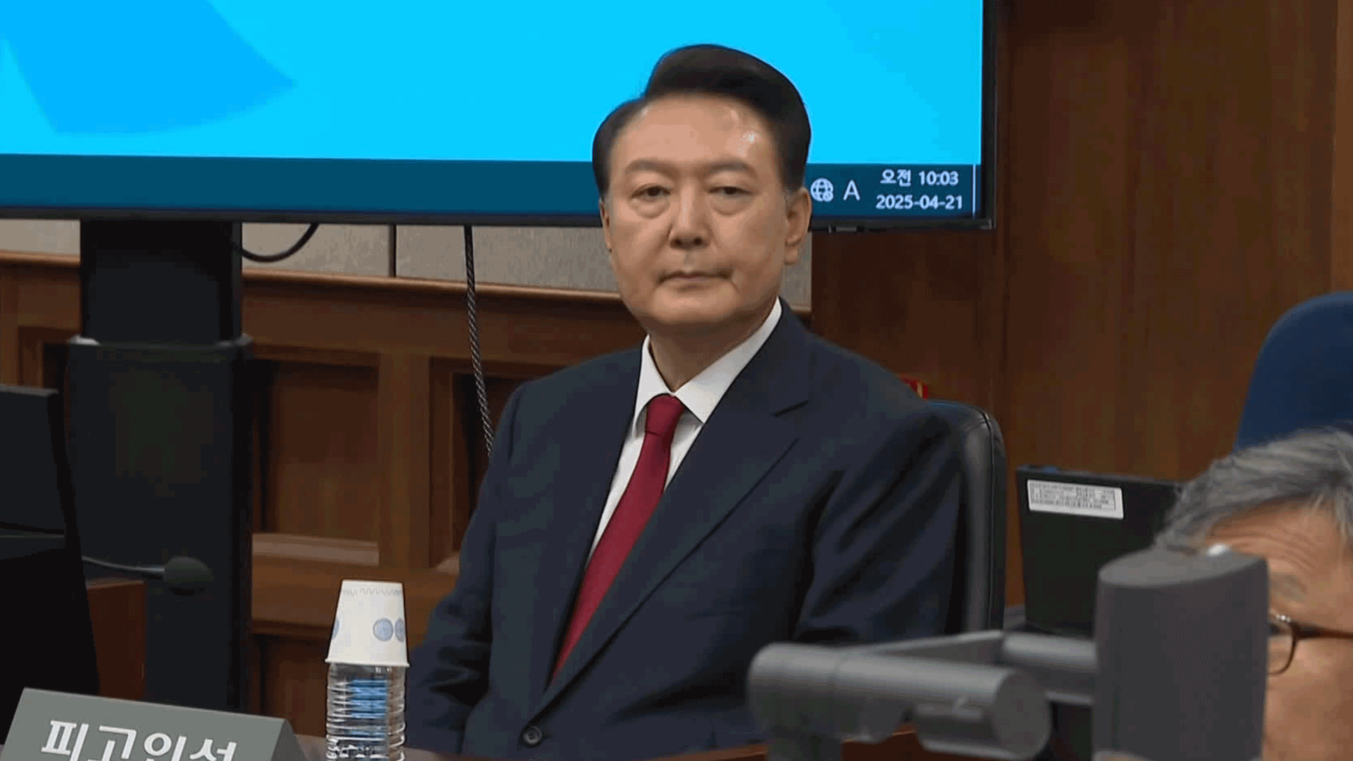 “대선 후 첫 내란 재판서도 침묵…비화폰·CCTV 추가 확보 시도”