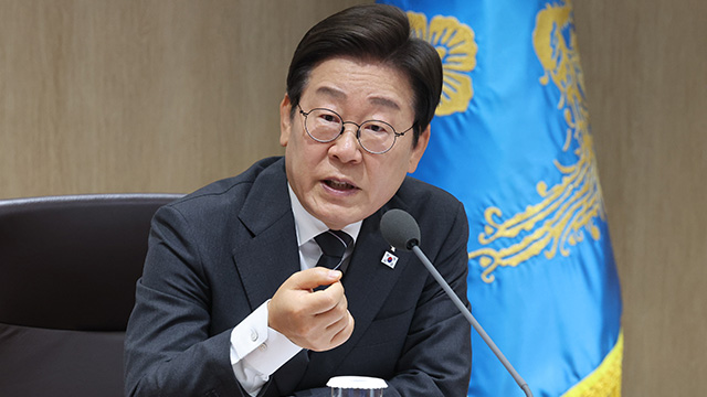[속보] 이 대통령, 추경 편성에 “건전 재정 중요하지만 지금은 정부 역할 필요할 때”