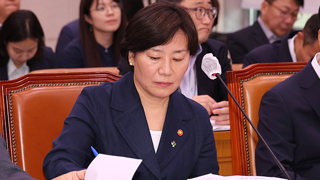‘유임’ 송미령, 국회 출석해 “분골쇄신”…진보 전종덕 “새정부 농민포기 선언” 반발