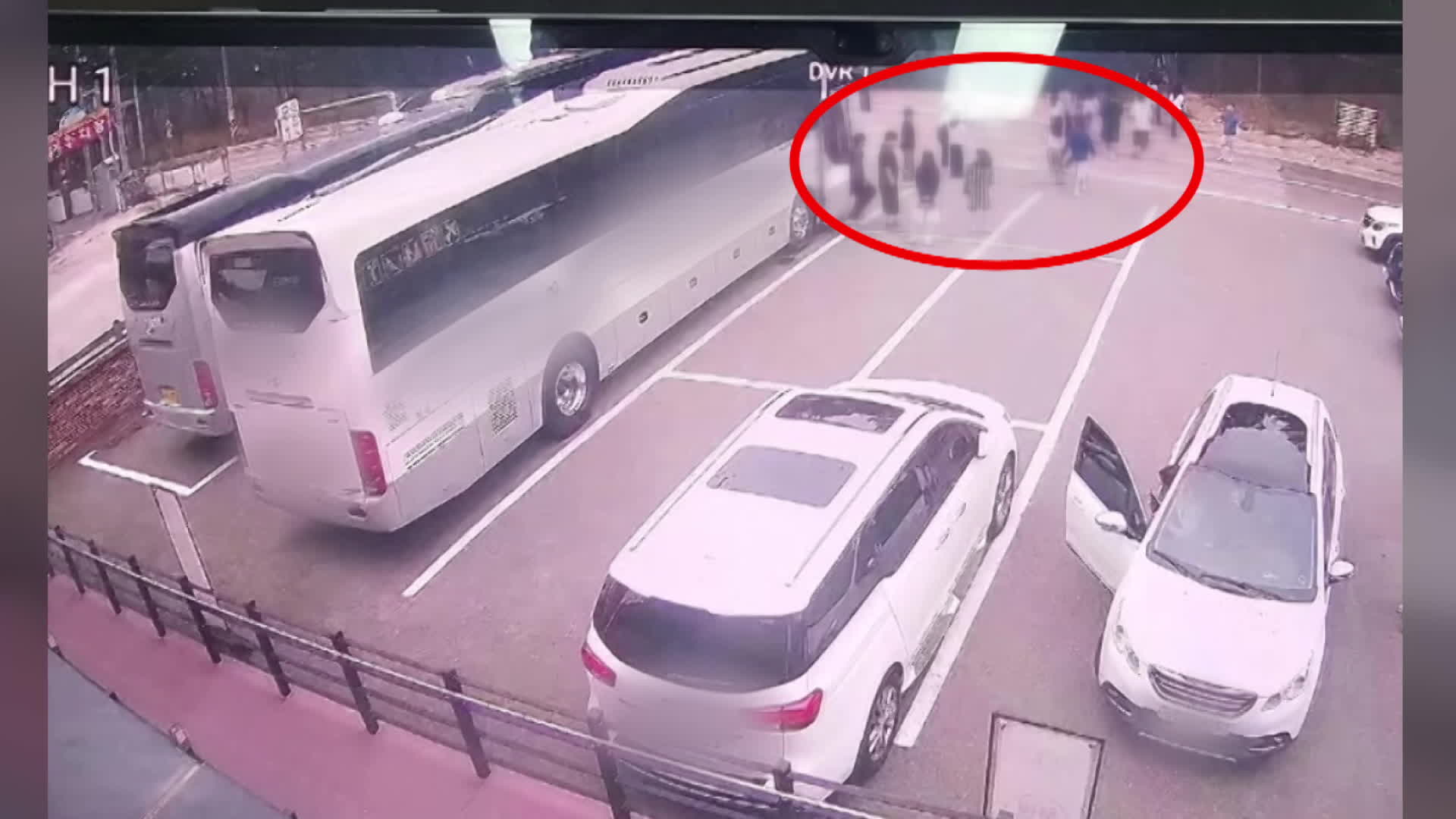 “주차장·화장실만 쓰고 갔다”…‘얌체’ 관광버스 논란