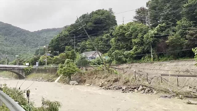 ‘집중호우’ 경기 가평서 2명 사망·2명 실종·8명 연락두절
