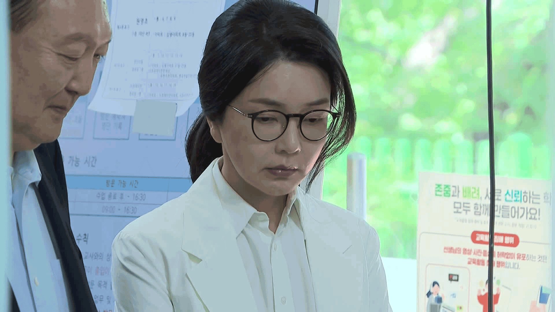 김건희 여사 ‘첫 소환’ 통보…특검, 다음 달 6일 출석 요구