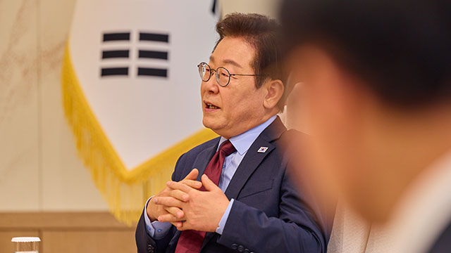 이 대통령 “일본산 수산물 수입 규제 철폐, 국민 신뢰 회복이 우선”