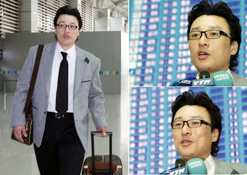  김경문 감독이 이끄는 야구 베이징 올림픽대표팀 이승엽 선수가 본선 진출을 위한 대륙별 플레이오프 준비를 위해 22일 인천공항을 통해 타이완으로 출국하고 있다.(왼쪽)

 김경문 감독이 이끄는 야구 베이징 올림픽대표팀 이승엽 선수가 본선 진출을 위한 대륙별 플레이오프 준비를 위해 22일 인천공항을 통해 타이완으로 출국에 앞서 인터뷰를 하고 있다.(오른쪽) 