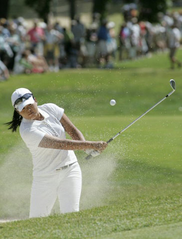 29일(현지시간) 미국 미네소타주 에디나 인터라켄골프장에서 열린 미국여자프로골프(LPGA) 투어 메이저 대회 제63회 US여자오픈, 박인비가 12번홀에서 벙커 탈출을 시도하고 있다. 