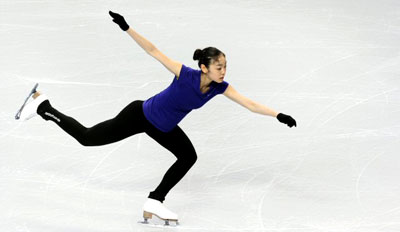 2009 국제빙상경기연맹(ISU) 4대륙 피겨선수권대회에 참가한 '피겨퀸' 김연아가 3일 오전 밴쿠버 퍼시픽 콜리세움에서 열린 공식연습에서 가볍게 몸을 풀고 있다. 
