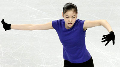2009 국제빙상경기연맹(ISU) 4대륙 피겨선수권대회에 참가한 '피겨퀸' 김연아가 3일 오전 밴쿠버 퍼시픽 콜리세움에서 열린 공식연습에서 가볍게 몸을 풀고 있다. 