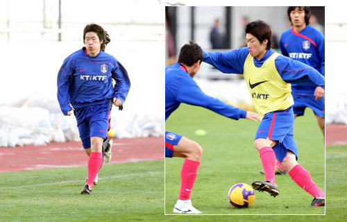 9일 이란 테헤란 아자디 스타디움에서 축구 대표팀 박지성이 2010년 남아프리카공화국월드컵 아시아 최종예선 이란과의 경기에 대비한 현지 적응 훈련을 실시하고 있다. 