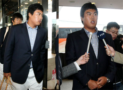 하와이에서 전지훈련을 마친 야구대표팀류현진이 1일 오후 나리타공항을 통해 월드베이스볼클래식이 열릴 예정인 도쿄로 입성하며 취재진의 질문에 답하고 있다. 