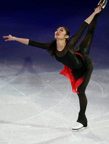  30일 오전(한국시간) 미국 로스앤젤레스 스테이플스센터에서 열린 국제빙상경기연맹(ISU) 2009 피겨 세계선수권 갈라쇼에서 여자 싱글 3위 일본의 안도 미키가 도발적인 몸짓으로 팬들을 유혹하고 있다. 