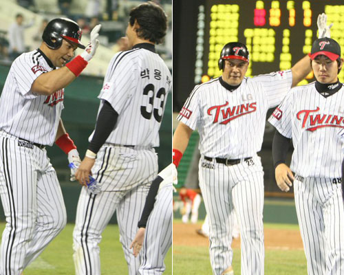 12일 오후 서울 잠실야구장에서 열린 2009 프로야구 LG 트윈스-SK 와이번스 경기, LG 4번 타자 페타지니가 9대10으로 뒤진 10회말 1점 홈런을 친 후 박용택 등 팀 동료들과 함께 기뻐하고 있다. 