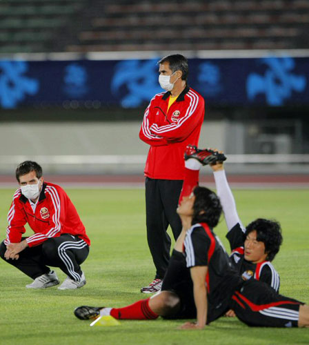 AFC챔피언스리그 FC서울과 오사카 감바의 경기를 하루 앞둔 19일 오후 FC 서울 선수들이 경기가 열리는 오사카 엑스포 70경기장에서 공식연습을 하고 있다. 