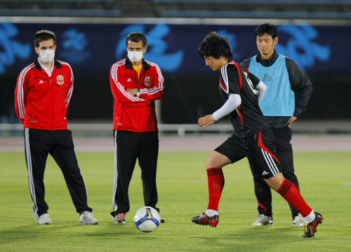 AFC챔피언스리그 FC서울과 오사카 감바의 경기를 하루 앞둔 19일 오후 FC 서울 선수들이 경기가 열리는 오사카 엑스포 70경기장에서 공식연습을 하고 있다. 
