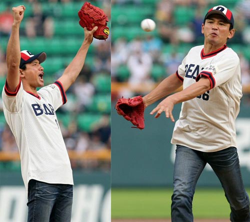 23일 오후 서울 잠실구장에서 열린 2009 프로야구 두산 베어스-롯데 자이언츠 경기 전, 영화배우 황정민이 시구 후 환호하고 있다. 