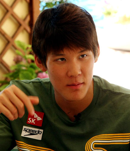2009로마 세계수영선수권대회에 출전한 마린보이 박태환이 남자 자유형 1,500m예선 경기를 하루 앞둔 31일 오후(현지시각) 로마 시내 한 호텔에서 기자들과 인터뷰를 하고 있다. 