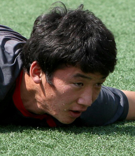  U-20축구대표팀 김민우가 6일 오후(현지시각) 이집트 카이로 JW 메리어트호텔 숙소 내 풋살구장에서 굵은 땀방울을 흘리며 회복훈련을 하고 있다. 