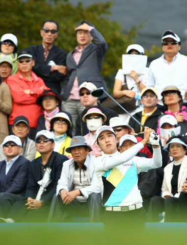 15일 경기도 용인 레이크사이드C.C에서 열린 신한동해오픈 1라운드에서 배상문이 1번홀 티샷을 하고 있다. 