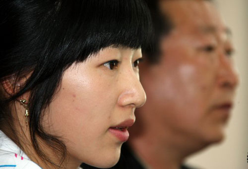 육상 4관왕과 2개의 한국신기록으로 제90회 전국체전 MVP를 차지한 경북 김하나가 26일 대전 한밭종합운동장 프레스룸에서 열린 기자회견에서 질문에 답하고 있다. 