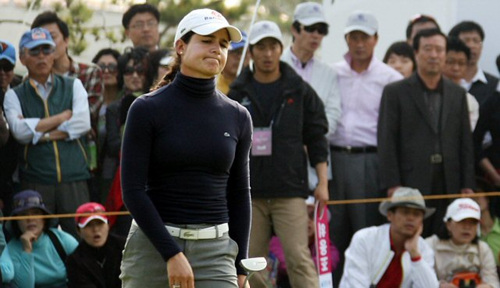 30일 인천 스카이72 골프장 오션코스에서 열린 LPGA 투어 하나은행-코오롱챔피언십 1라운드에서 오초아가 퍼팅 실패후 인상을 쓰고 있다. 1라운드 이븐.
 